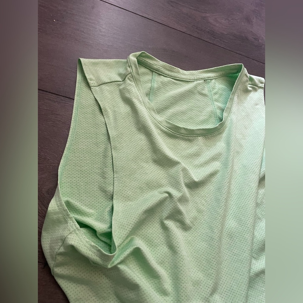 Unbranded lime green workout tank with tie size medium - Picture 5 of 7